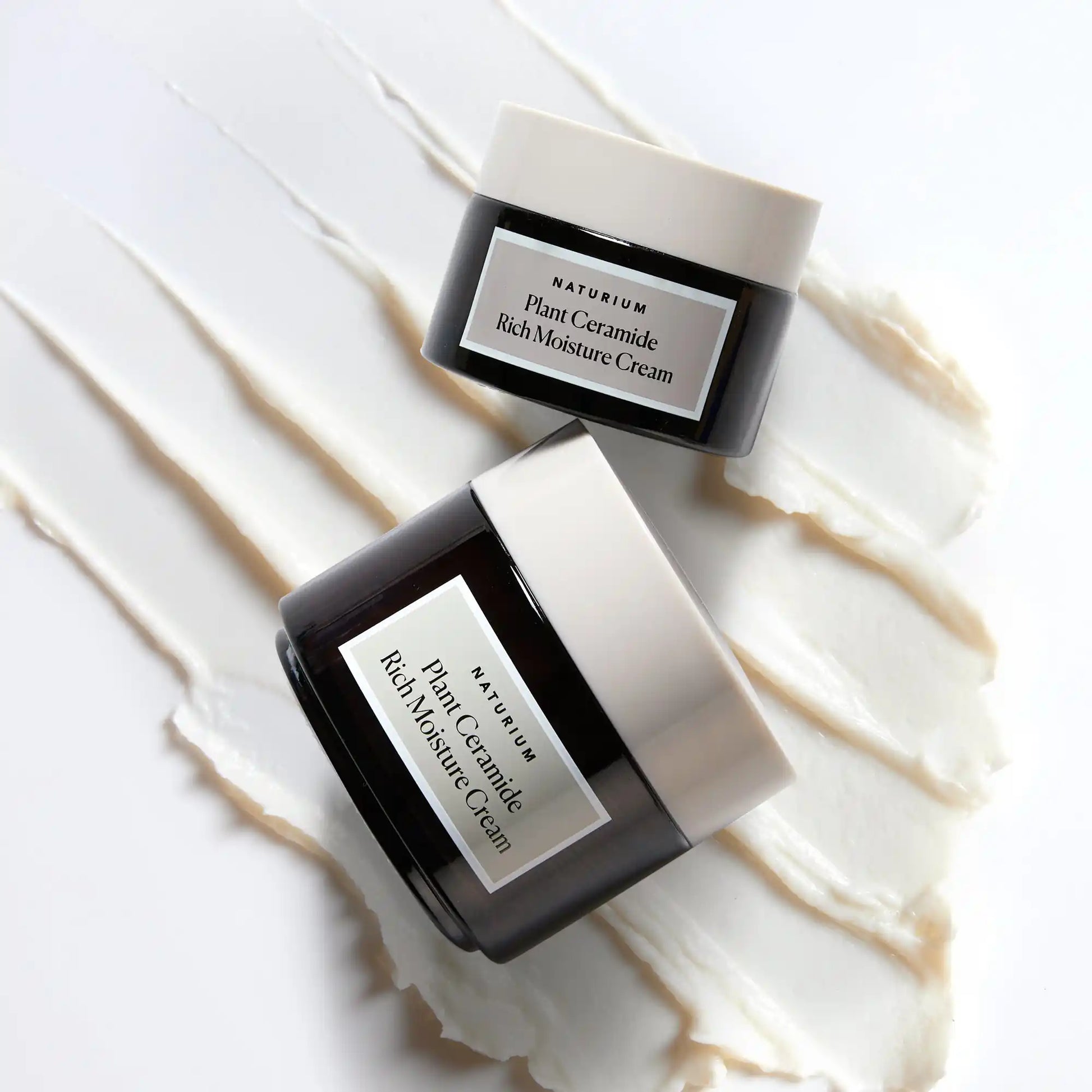 plant-ceramide-rich-moisture-cream-jumbo-b8 11_18_2021_Naturium0575-crop.webp