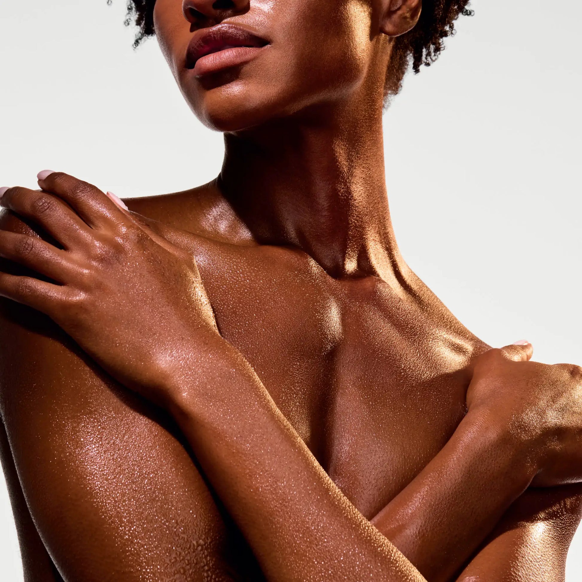 the-glow-getter-multi-oil-body-scrub-b4 NATR-40028-Alt-Image-The_Glow_Getter_Multi-Oil_Body_Scrub-06_1.webp